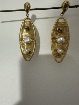 Handmade earrings brand new, gold tone with pearl