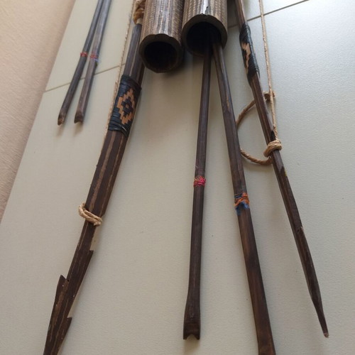 Indian handmade bows and arrows like new, traditional from Colombia