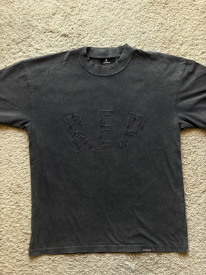 Represent Rep Aplique Vintage Black T-Shirt like new, size XS