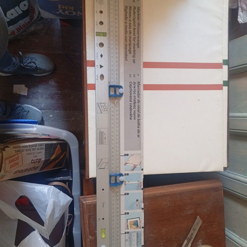 Marking Guide KH3207 with Spirit Level for Sockets, Frames & Shelves
