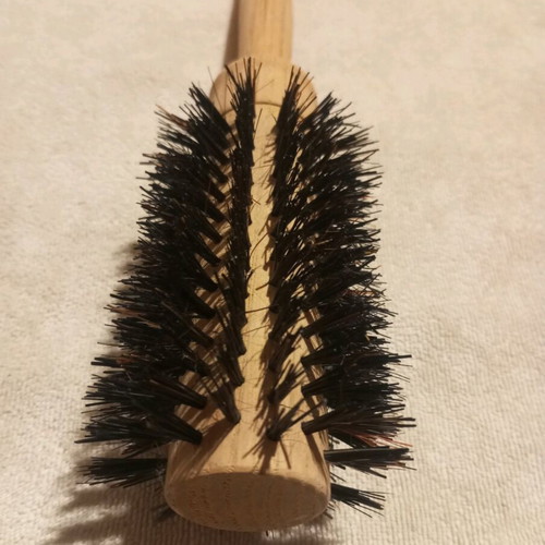 Round medium-size hair straightening brush like new