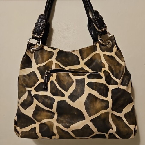 Hunter shoulder bag with giraffe print used