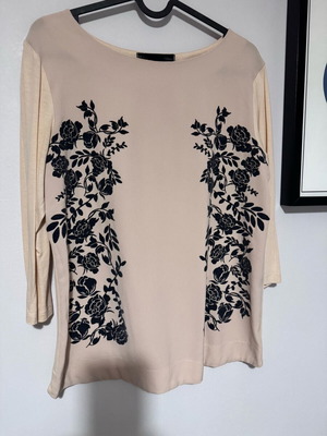 Sfera blouse with 3/4 sleeve used, light salmon with blue velvet designs