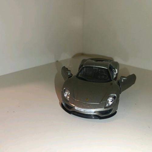 Porsche 918 Spyder 1:32 miniature like new, metal toy car