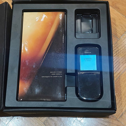 Nokia 8800 Black Box phone