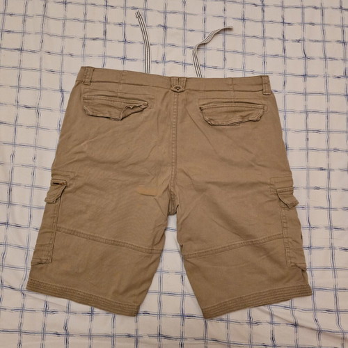 Berto Lucci Cargo Shorts like new, size XXL, beige