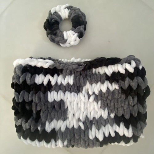 Handmade knitted book cover like new