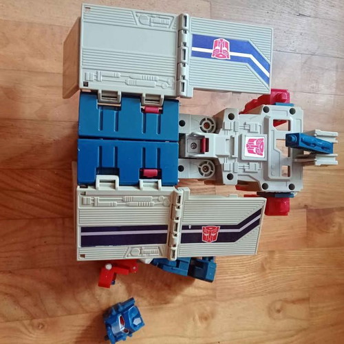 Transformers Optimus Prime Generation 1 figure