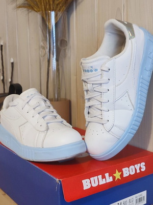 Diadora Sneakers flatform size 37 like new, blue and white with holographic detail