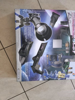 Научен комплект с телескоп и микроскоп, като нов