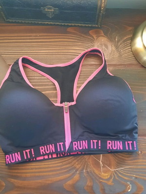 Sports bra like new