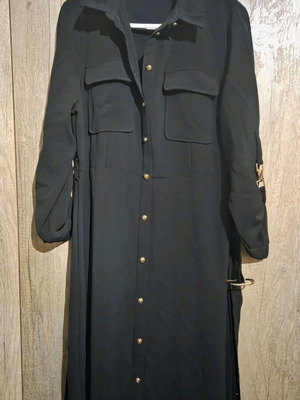 Zara dress L black like new with buttons