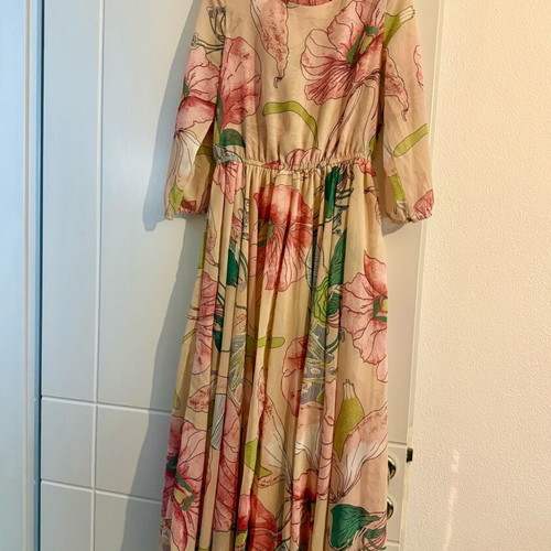 Asos dress like new with built-in waist elastic, beige and pink