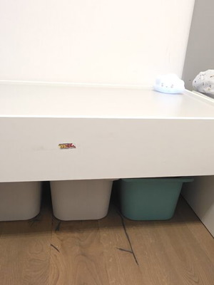 Dundra activity table by Ikea