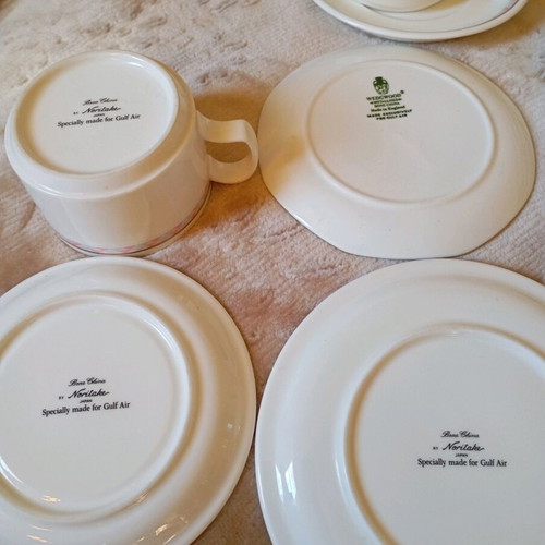 Gulf Air porcelain lot like new, 13 pieces from Bahrain airlines