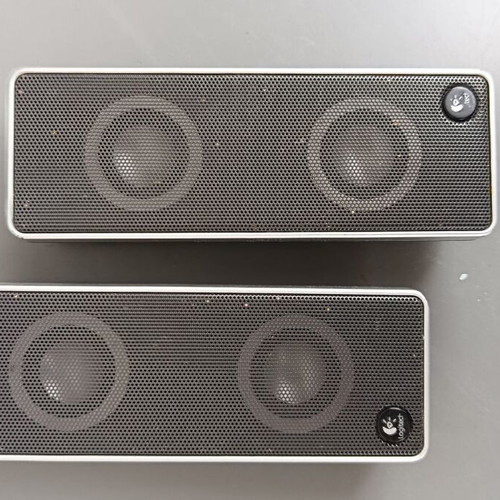 Logitech S-0194B external speakers black like new, USB