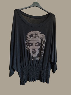Black blouse like new with Marilyn Monroe rhinestone graphic