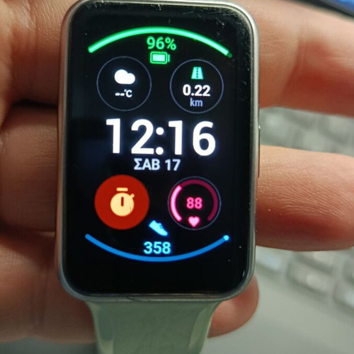 Huawei Watch Fit mint color with charger like new
