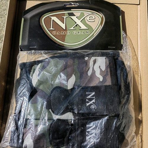 Paintball belt new with two pod holders for 100 or 140 balls in black and camo