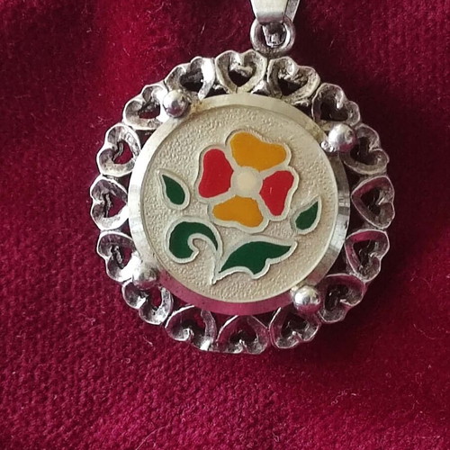 Silver pendant 925 with enamel like new