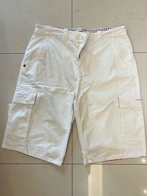 O’Neil Bermuda shorts size 30 white like new