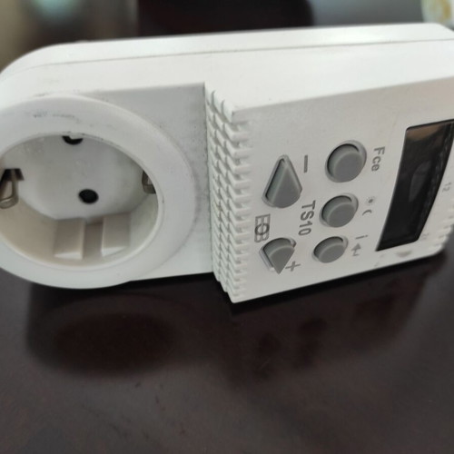 TS10 Crystal thermostat timer like new