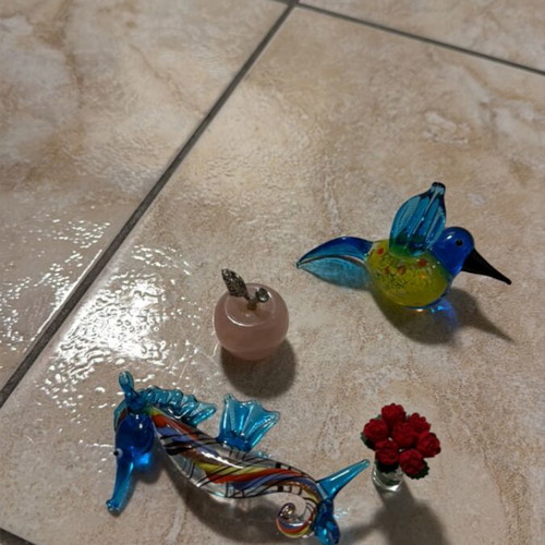Decorative eggs with 4 glass miniatures, like new