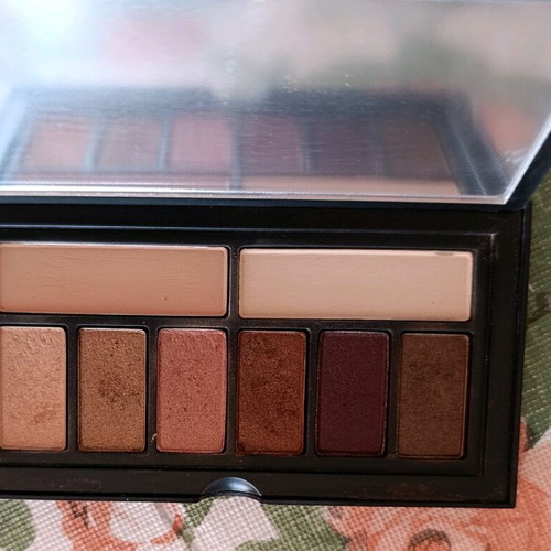 Smashbox Golden Hour Eyeshadow Palette used, warm gold and pink tones