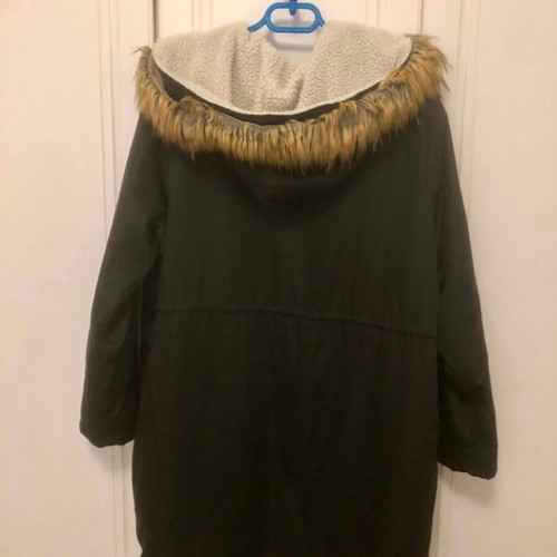 Shein women's winter jacket 4XL like new with sherpa lining and removable fur hood black
