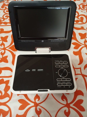 F&U φορητό DVD player