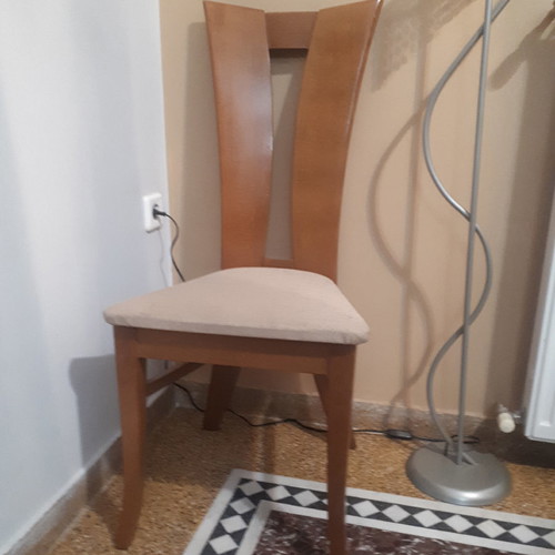 Καρέκλες τραπεζαρίας μεταχειρισμένες, σετ 6, σε πολύ καλή κατάσταση
