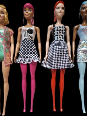 Lot of four dolls like new