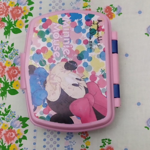 Plastic children's food container like new, 17x13 cm