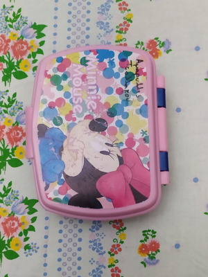 Plastic children's food container like new, 17x13 cm
