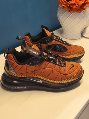 Nike MX-720 818 BO5972 800 sneakers like new, brown and gold