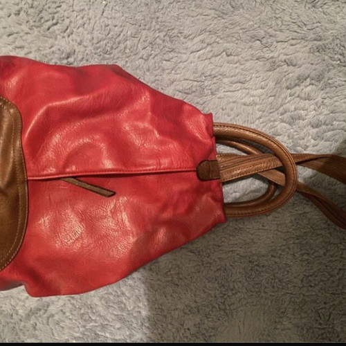 Women's backpack bag like new, red, versatile straps