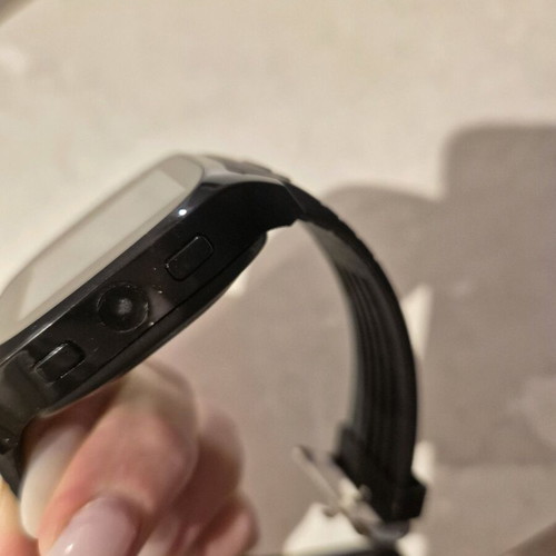 Smartwatch non-functional for parts or repair