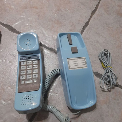 Wired home phones set of 4 like new, wall or desk mount