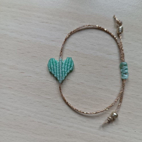Macrame bracelet with mint heart, adjustable