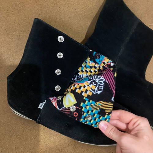 Vans versatile boots used, size 40-40.5, black with colorful patterns