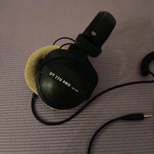 Beyerdynamic DT770Pro headphones like new, wired, professional
