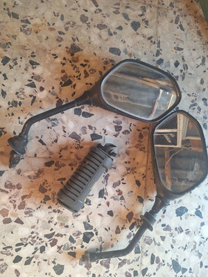 Daytona accessories like new, mirrors and footrest
