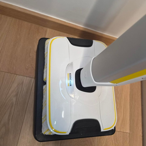 KARCHER FC 8 electric mop and vacuum like new