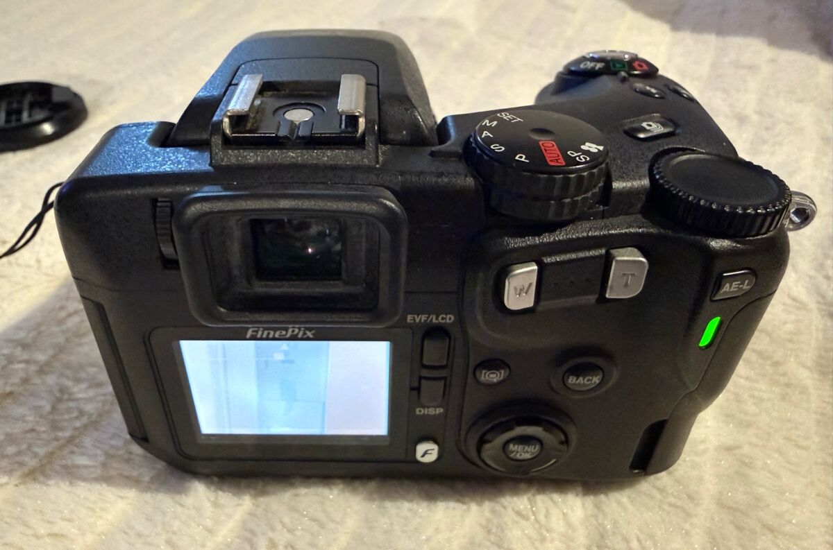Fujifilm FinePix S7000 camera used,… - € 95,00 - Vendora.cy