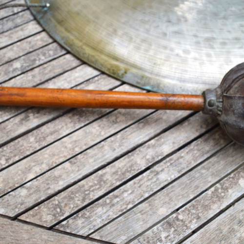 Zanchi Gong percussion instrument used, 1960s, 60 cm diameter with leather beater