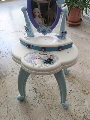 Smoby Frozen 2-in-1 Beauty Vanity Table