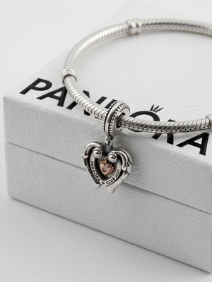 Club Angel Wings & Heart Dangle Charm Pandora new, gold and silver