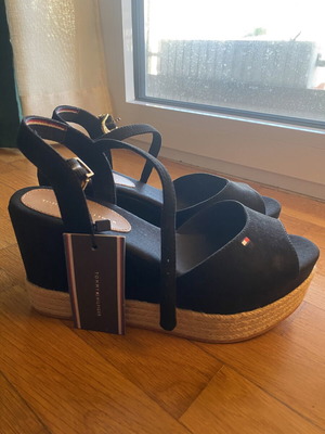 Tommy Hilfiger black platform espadrilles new, size 37