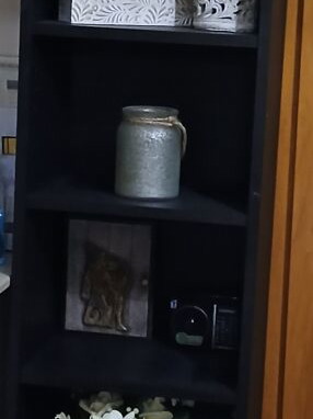 Βιβλιοθήκη σαν καινούργια, διαστάσεις 2μ x 40 εκ. x 28 εκ. βάθος