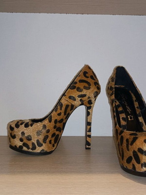 Sante leopard print pumps like new, size 36, black and brown